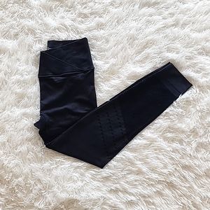 SHEFIT SEEMLESS LEGGINGS- Small